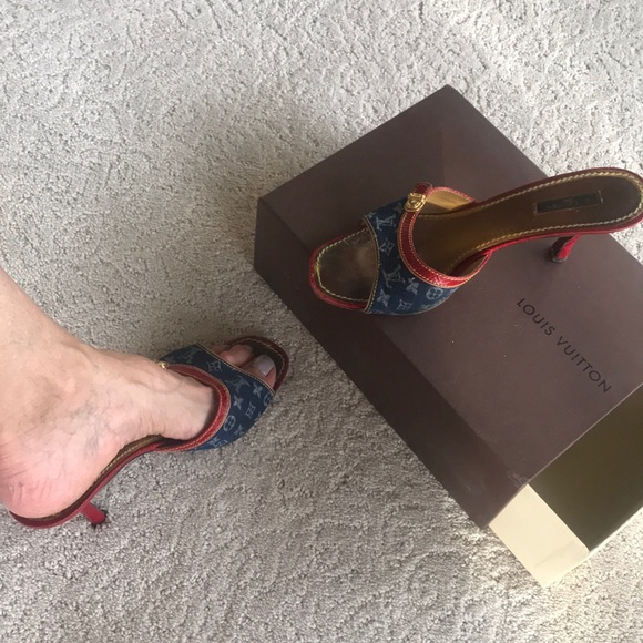 They run small. 8 to 8.5 will fit - Picture 2 of 2